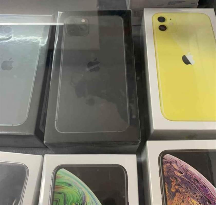 Foto 6Iphone 11/12 pro e max . Prezzo 60000