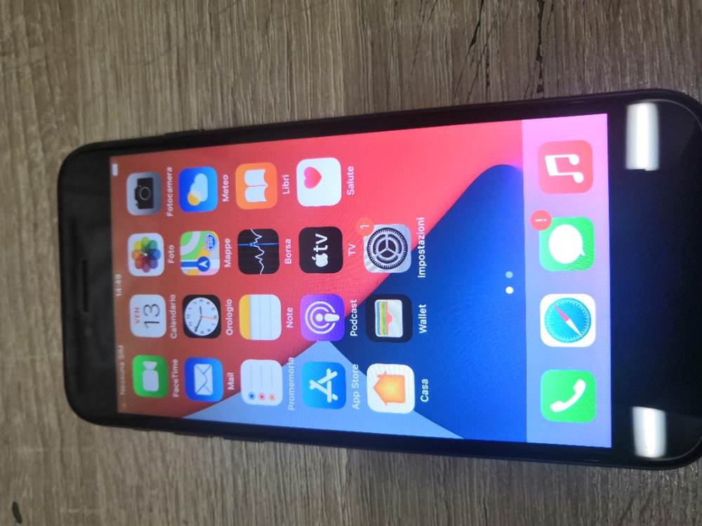 Foto 2Vendesi iPhone 8 tenuto benissimo