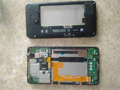 2 telefoni smartphone Nokia Lumia rotti, modello RM - Anteprima 2