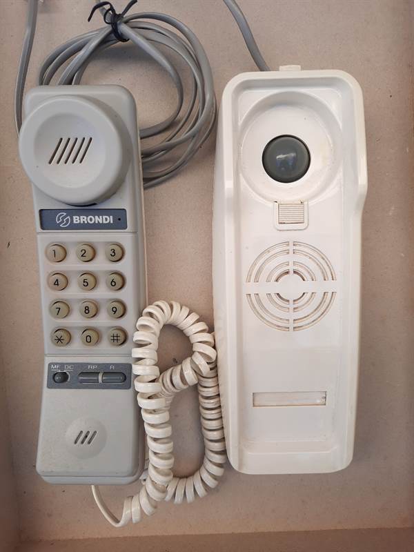 Foto 2Due telefoni