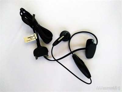 Nuovo auricolare Nokia HS5