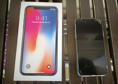 iPhone X colore grigio antracite