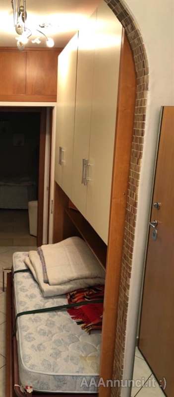 Foto 2Armadio a 5 ante con letto estraibile, come nuovo