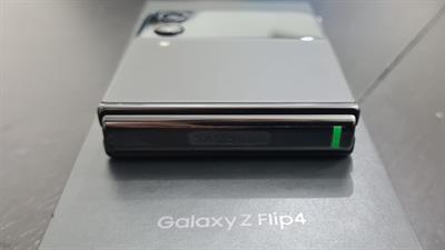 Samsung Galaxy Z Flip4 8/256, color grafite, prezzo leggermente trattabile - Foto 2